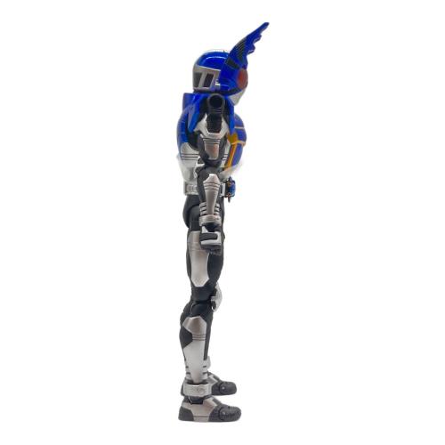 BANDAI (バンダイ) SHF / S.H.Figuarts(エス・エイチ・フィギュアーツ) 仮面ライダーガタック