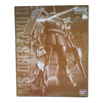 BANDAI (バンダイ) MS-06FS ガルマ・ザビ専用ザクⅡ ガンプラ 0194308 1/100スケール マスターグレードモデル