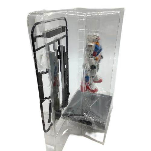 BANDAI (バンダイ) RX-78-2 ガンダム ガンプラ 1/144スケール フルアクションコンプリートモデル