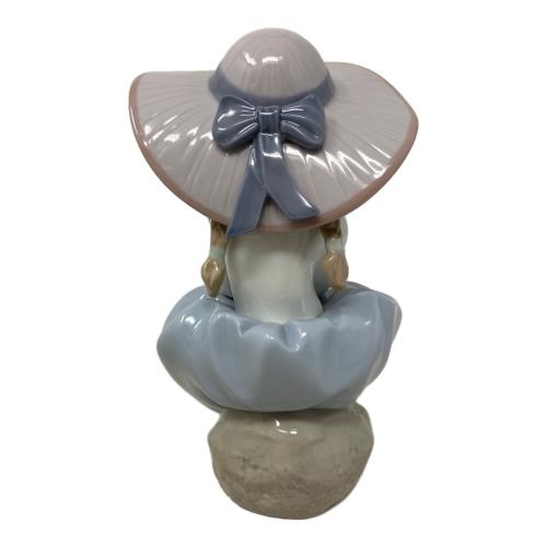 LLADRO (リヤドロ) 置物 花の香りにつつまれて