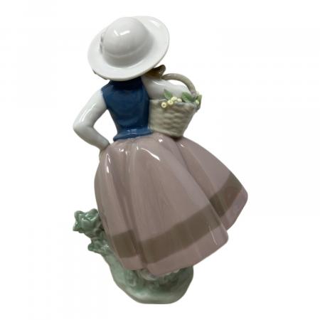 LLADRO (リヤドロ) 置物 甘い花の香り 5221｜トレファクONLINE