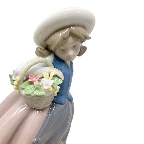 LLADRO (リヤドロ) 置物 甘い花の香り 5221