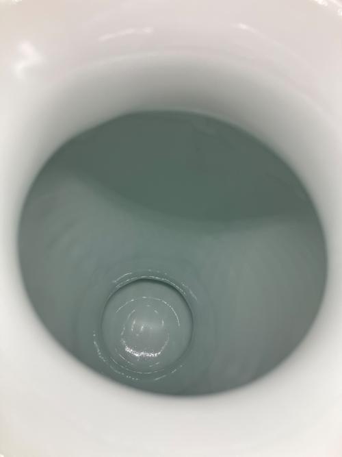 深川製磁(フカガワセイジ) 花瓶 透白蓮花陽刻