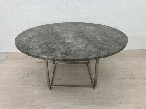 Fritz Hansen (フリッツハンセン) ダイニングテーブル PK54 グレー