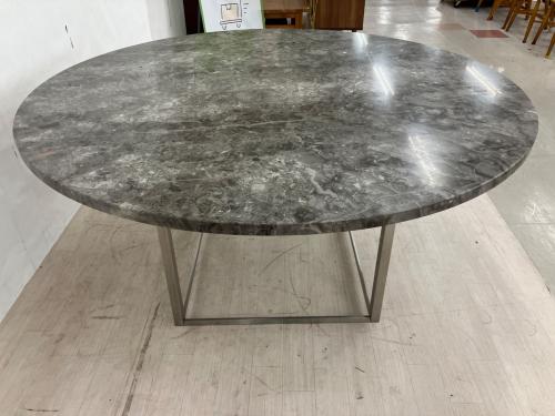Fritz Hansen (フリッツハンセン) ダイニングテーブル PK54 グレー