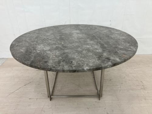 Fritz Hansen (フリッツハンセン) ダイニングテーブル PK54 グレー