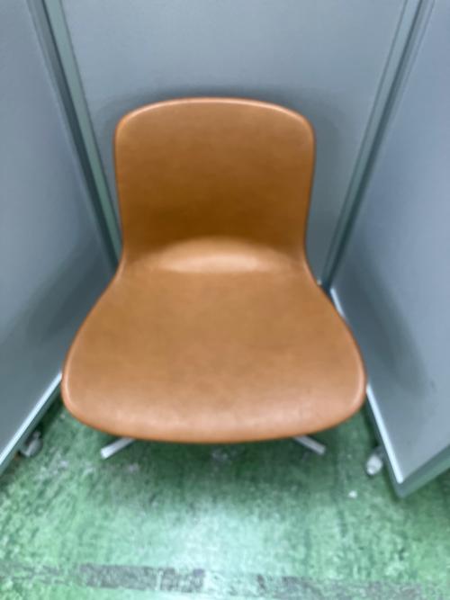 Fritz Hansen (フリッツハンセン) ダイニングチェアー ブラウン PK9