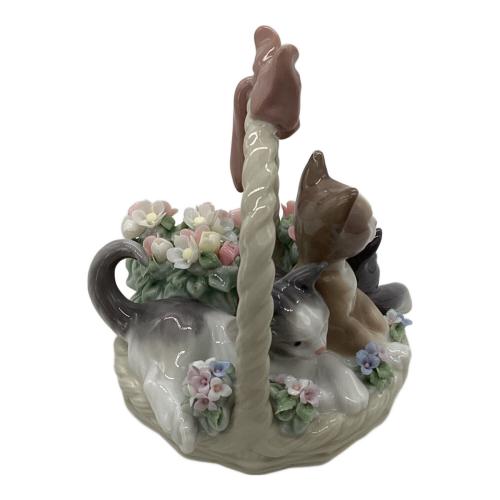 LLADRO (リヤドロ) フィギュリン かごの中の3匹の子猫