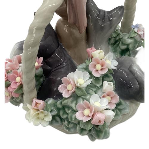 LLADRO (リヤドロ) フィギュリン かごの中の3匹の子猫