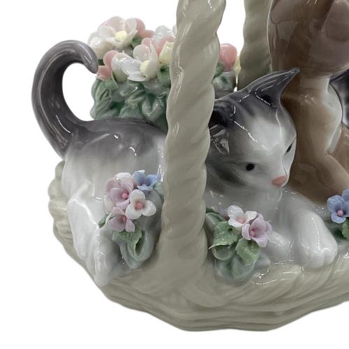 LLADRO (リヤドロ) フィギュリン かごの中の3匹の子猫