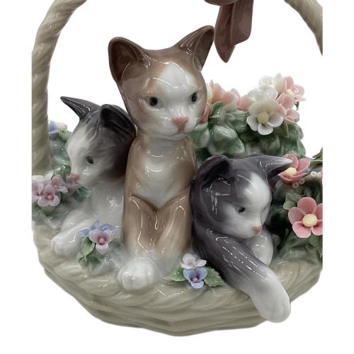 LLADRO (リヤドロ) フィギュリン かごの中の3匹の子猫