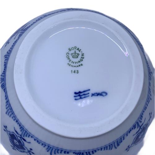 ROYAL COPENHAGEN (ロイヤル・コペンハーゲン) ティーポット ブルーフルーテッド・ハーフレース