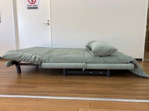 ligne roset (リーンロゼ) ソファーベッド MULTY クッション付 幅:約130㎝
