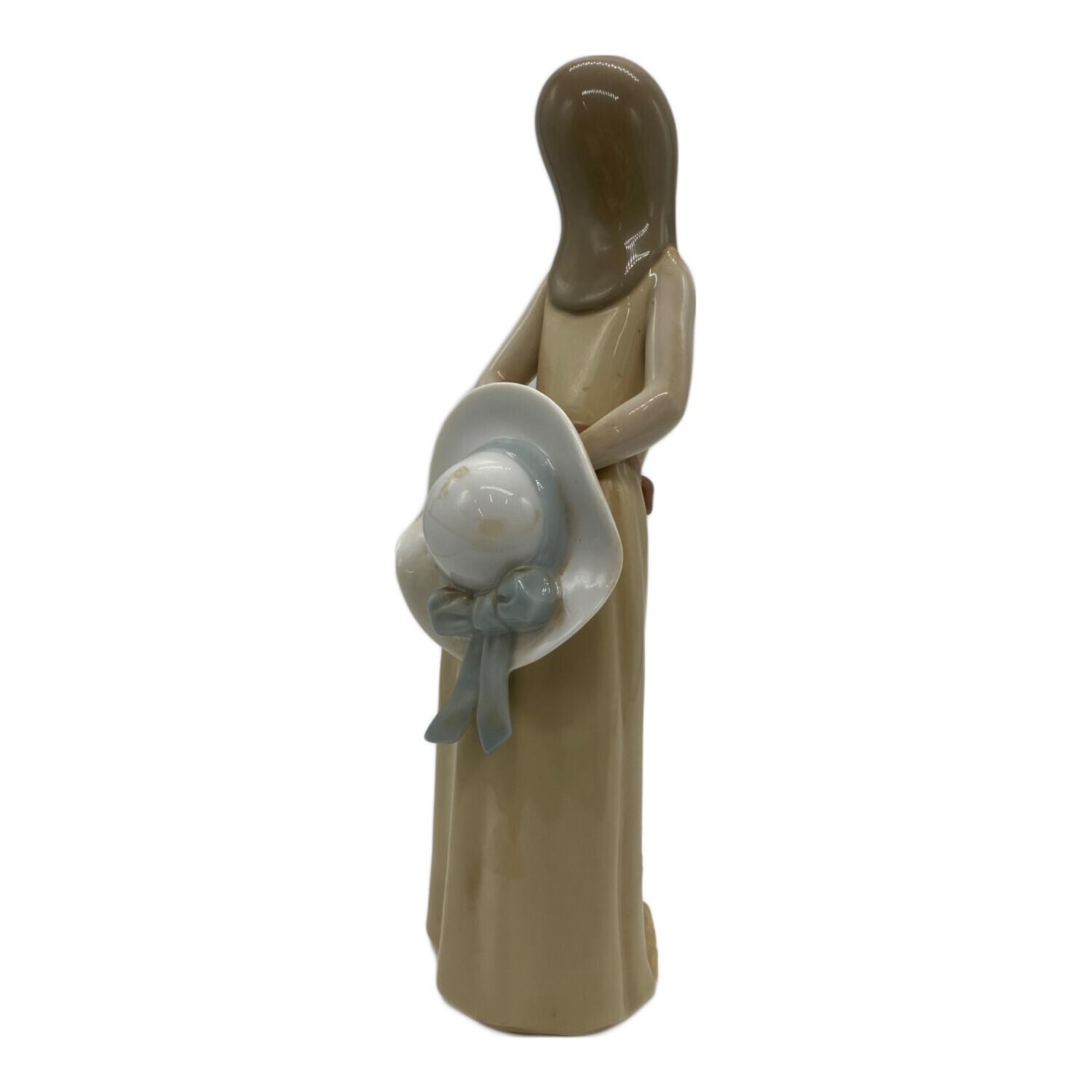 LLADRO (リヤドロ) フィギュリン いたずらな少女 5006 ヨゴレ有