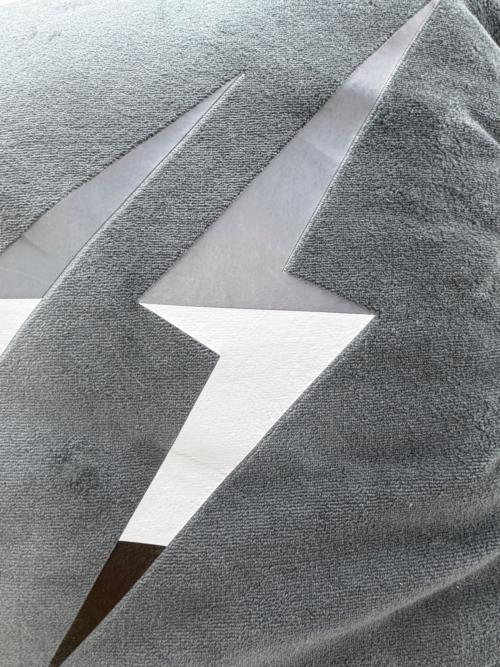 FRAGMENT×POKÉMON THUNDERBOLT PROJECT (フラグメント ポケモン サンダーボルト プロジェクト) THUNDERBOLT PROJECT CUSHION グレー PFI-12380-C タグ付
