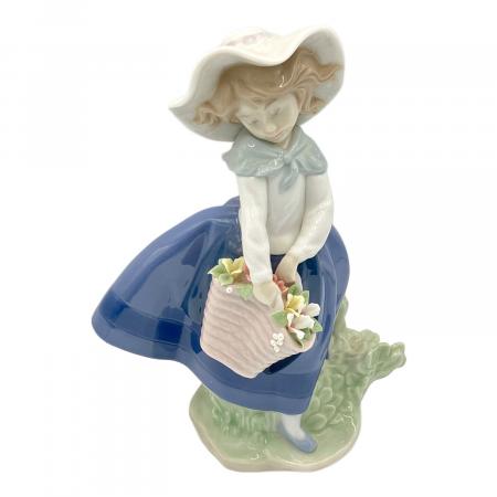 LLADRO (リヤドロ) フィギュリン きれいな花ばかり 少女ピンクバッグ