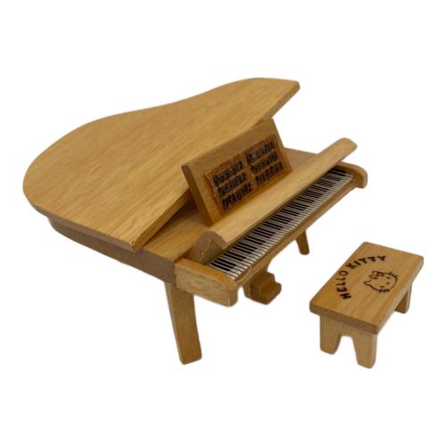 サンリオ　セキグチ　ハローキティのおうち+家具+人形2体セット　1986年