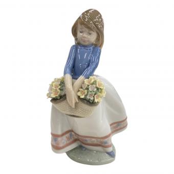LLADRO (リヤドロ) フィギュリン 5月の花