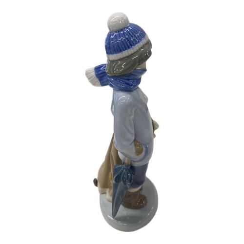 LLADRO (リヤドロ) フィギュリン 寒い日