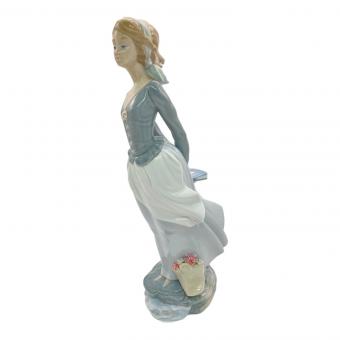 LLADRO (リヤドロ) フィギュリン 『海のそよ風』