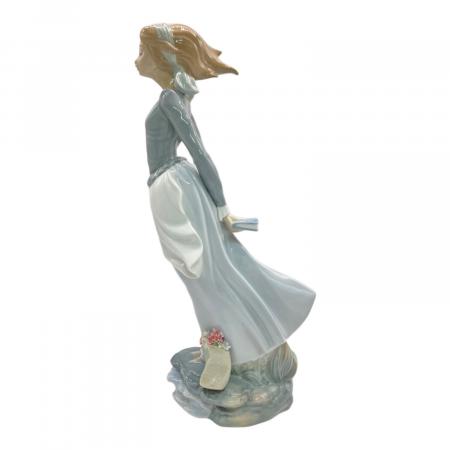 リヤドロ　海のそよ風　少女と花　美品 LLADRO (リヤドロ) フィギュリン 『海のそよ風』｜トレファクONLINE