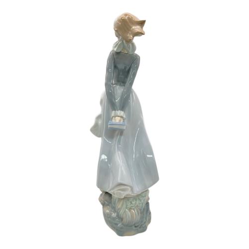 LLADRO (リヤドロ) フィギュリン 『海のそよ風』