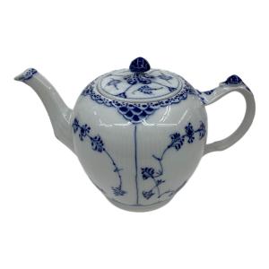 ROYAL COPENHAGEN (ロイヤル・コペンハーゲン) ティーポット ブルーフルーテッド・ハーフレース