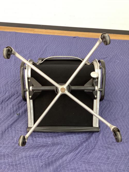 Herman Miller (ハーマンミラー) マネジメントチェア ソフトパッドグループチェア