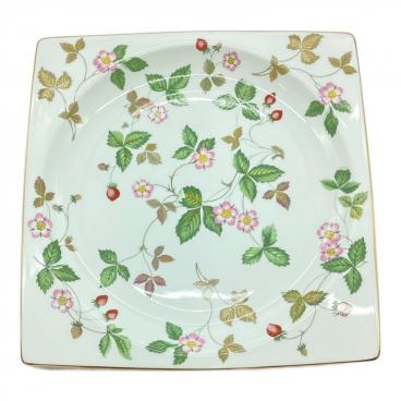 Wedgwood (ウェッジウッド) スクエアプレート △ インタグリオ