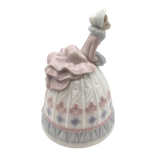 LLADRO (リヤドロ) フィギュリン 冬の鐘 経年劣化の変色あり