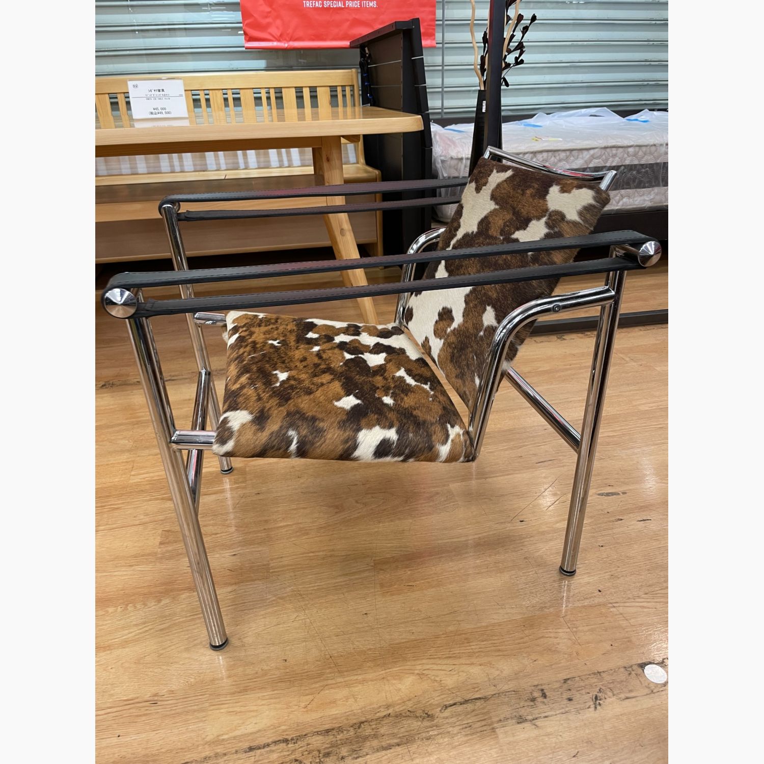 スリングチェア　LC1 リプロダクト Amazon｜LC1スリングチェア レザー仕様 色ホワイト ルコルビジェによる