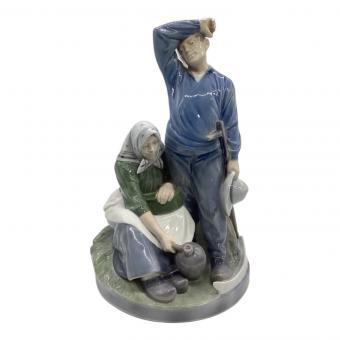 ROYAL COPENHAGEN (ロイヤル・コペンハーゲン) フィギュリン 1352 農夫婦