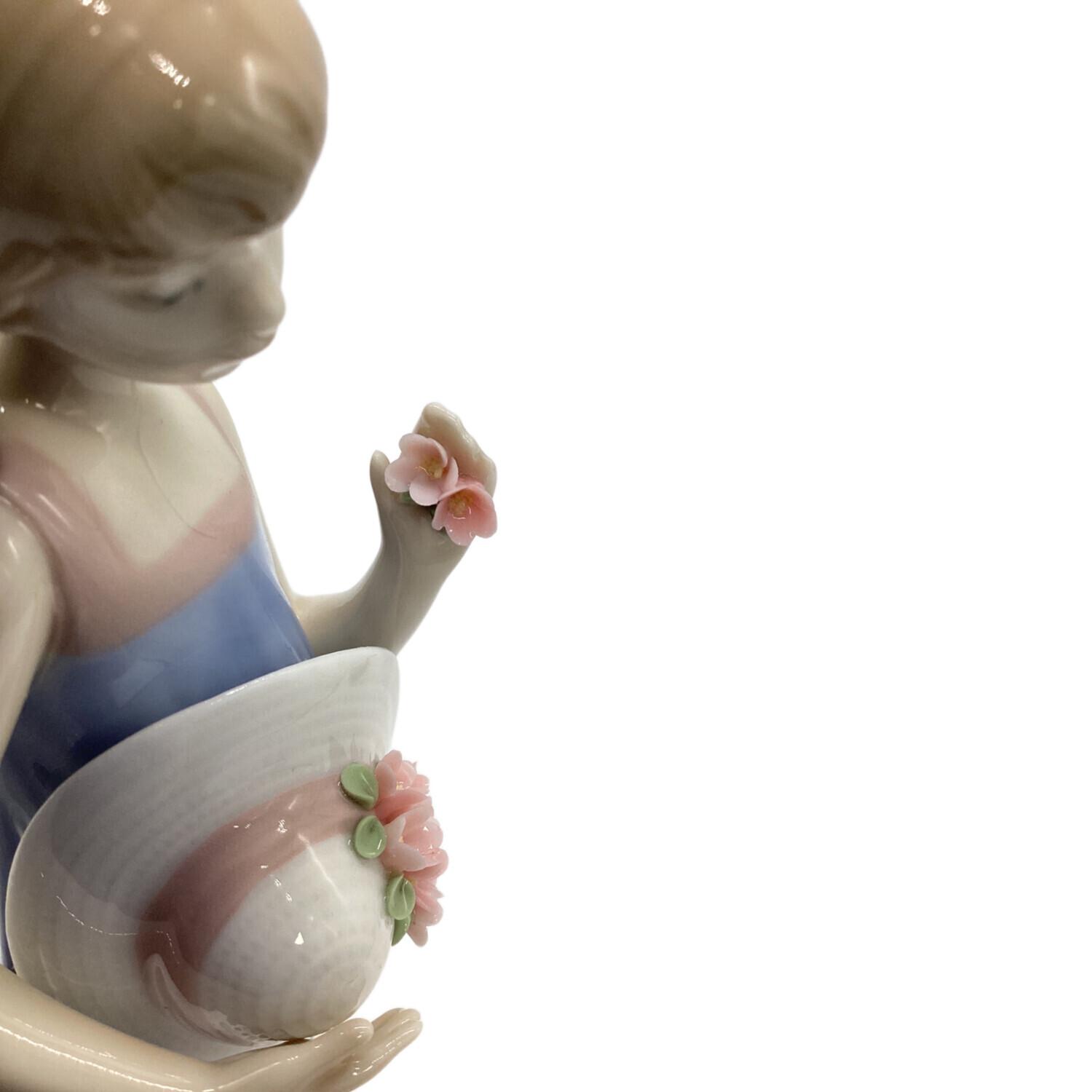 LLADRO (リヤドロ) フィギュリン Courtney（少女コートニー