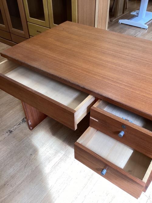 ウッドワークデスク 鍵無し ４段引き出し