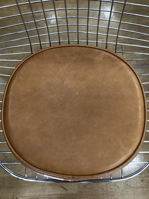 ワイヤーチェア クッション付