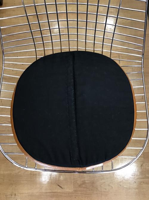 ワイヤーチェア クッション付