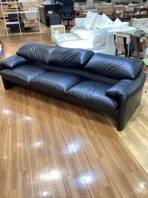 CASSINA (カッシーナ) 3人掛けソファー ブラック MARALUNGA