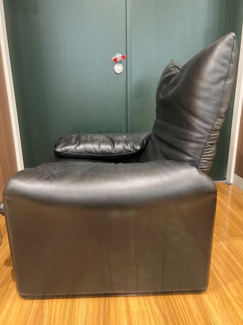 CASSINA (カッシーナ) 1人掛けソファー ブラック MARALUNGA