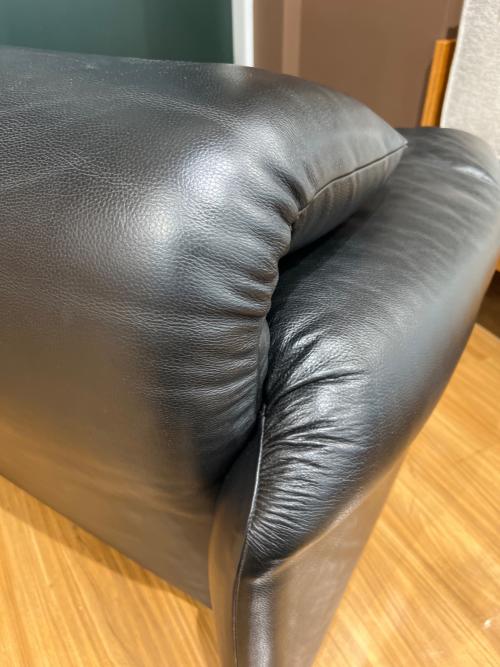CASSINA (カッシーナ) 1人掛けソファー ブラック MARALUNGA