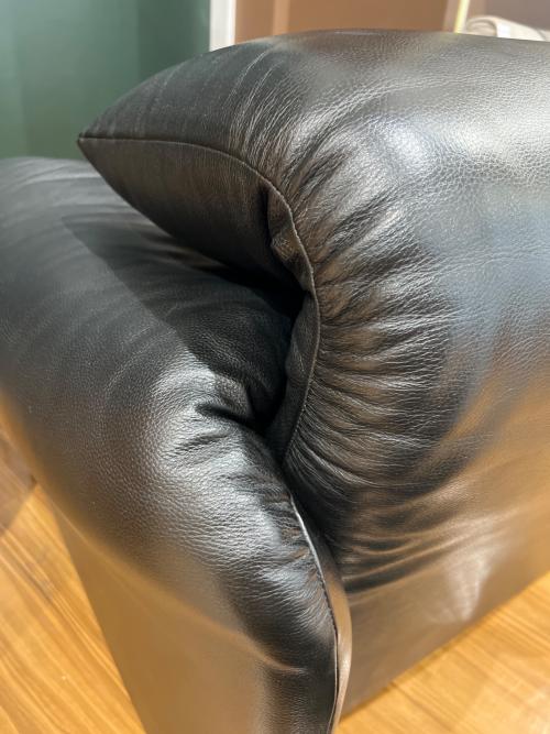 CASSINA (カッシーナ) 1人掛けソファー ブラック MARALUNGA