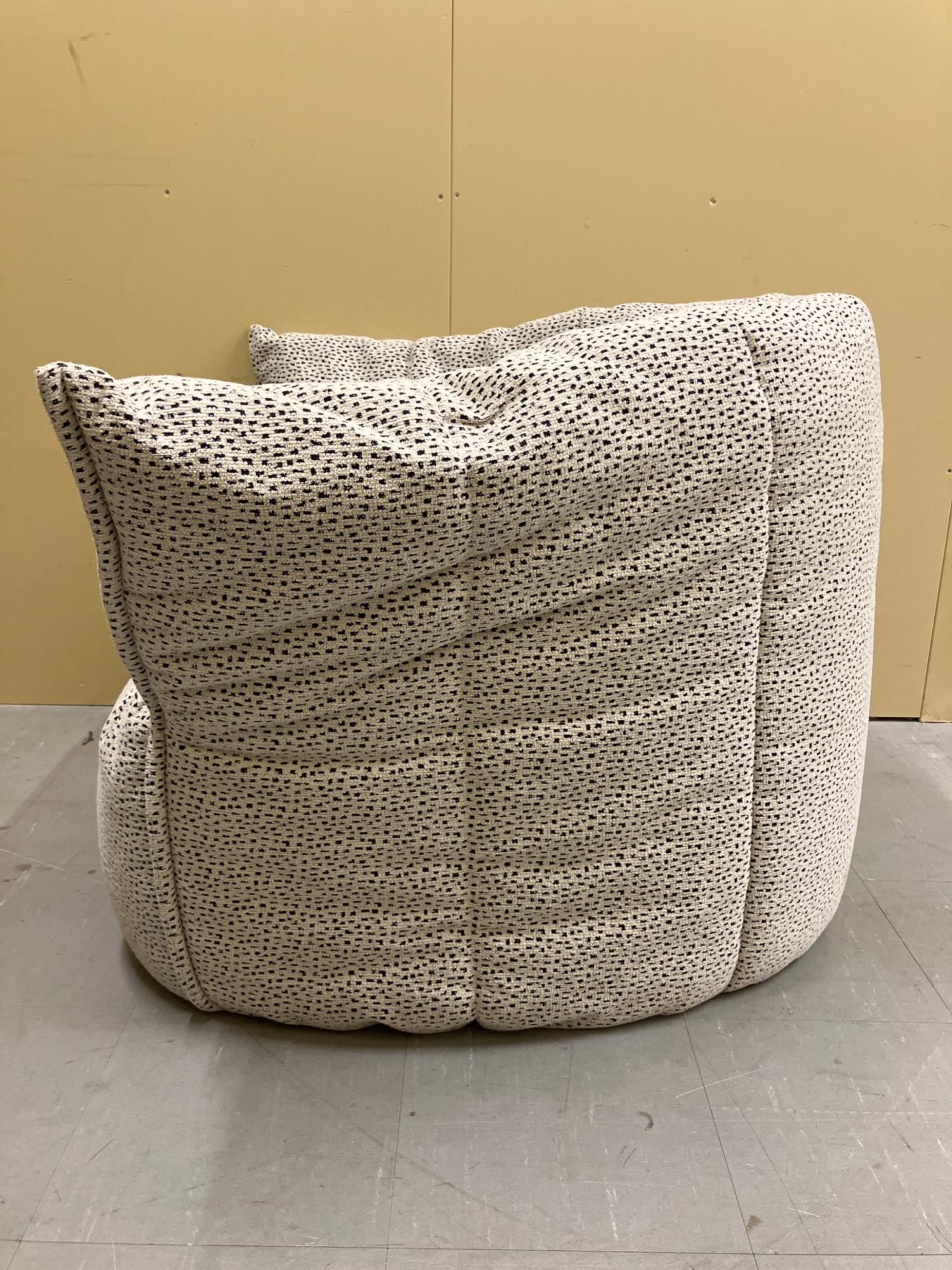 ligne roset (リーンロゼ) 1人掛けソファー ホワイト ロゼ