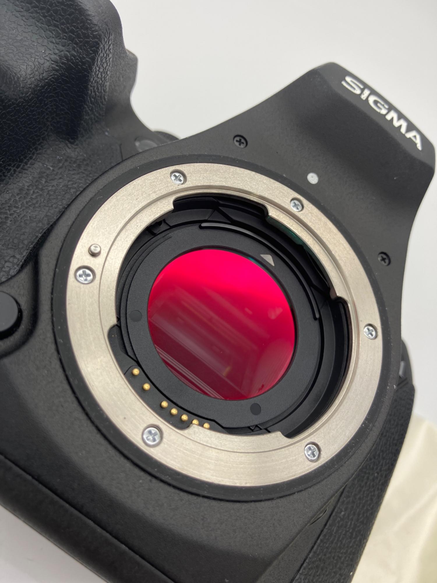 SIGMA (シグマ) デジタル一眼レフカメラ SIGMA DC 18-200m1:3:5-6.5