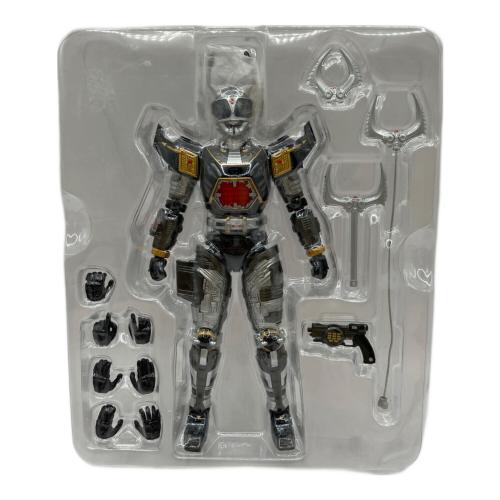 BANDAI (バンダイ) S.H.Figuarts 重甲ビーファイター BLACK BEET フィギュア