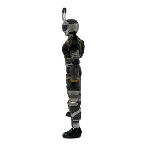 BANDAI (バンダイ) S.H.Figuarts 重甲ビーファイター BLACK BEET フィギュア