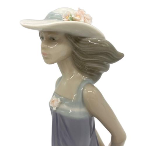 LLADRO (リヤドロ) 箱付きフィギュリン 少女スーザン