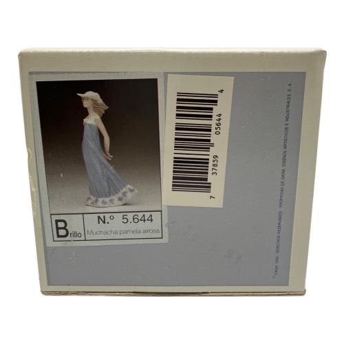 LLADRO (リヤドロ) 箱付きフィギュリン 少女スーザン