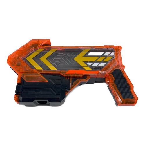 仮面ライダーガッチャード (カメンライダーガッチャード) DXガッチャードライバー仮面ライダーガッチャード完全なりきりセット 仮面ライダー