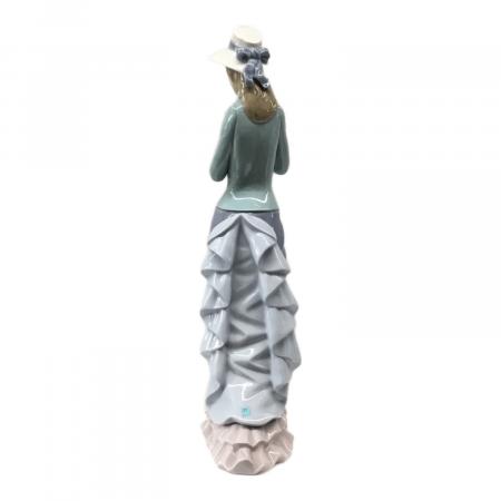 リヤドロ（Lladro リアドロ 陶器人形 置物） 本を読む貴婦人 フィギュリン 読書する貴婦人 LLADRO(リヤドロ)｜トレファクONLINE