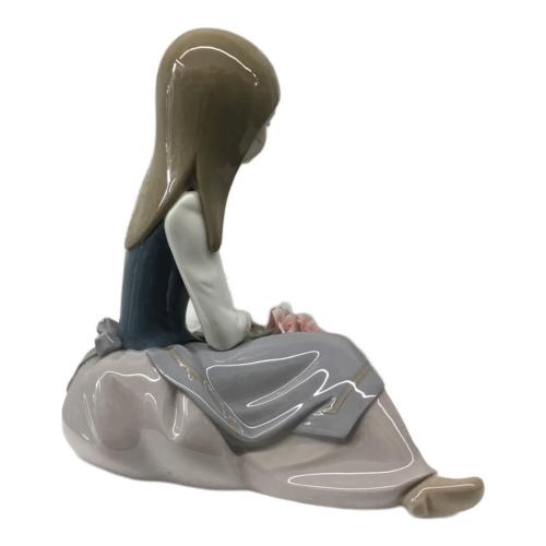 フィギュリン「あなたを待ちながら」9221 LLADRO(リヤドロ)