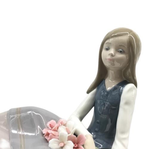 フィギュリン「あなたを待ちながら」9221 LLADRO(リヤドロ)